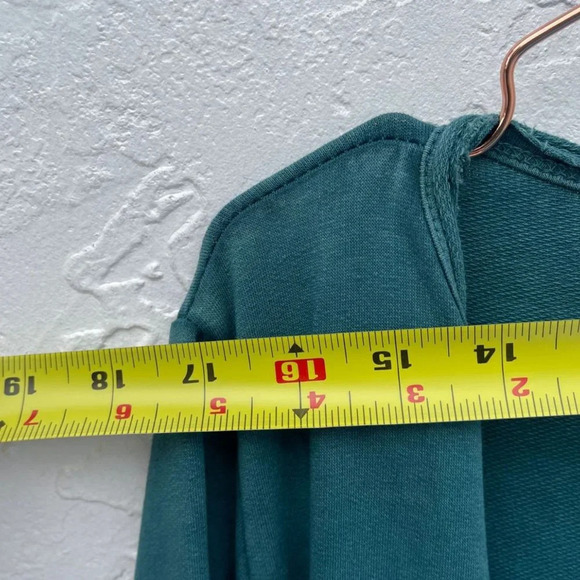 Unbranded Womens Wings In The Back Caftan Velvet Green Sz Medium to Large - Picture 5 of 11